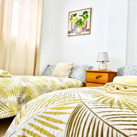 Apartament !!! Relaxing View, The Heights With Terrace And Heated Pools, Cristianos Los Cristianos (Tenerife)