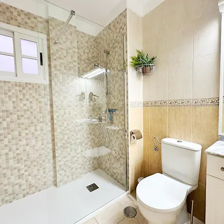 Daire !!! Relaxing View, The Heights With Terrace And Heated Pools, Cristianos Los Cristianos (Tenerife)